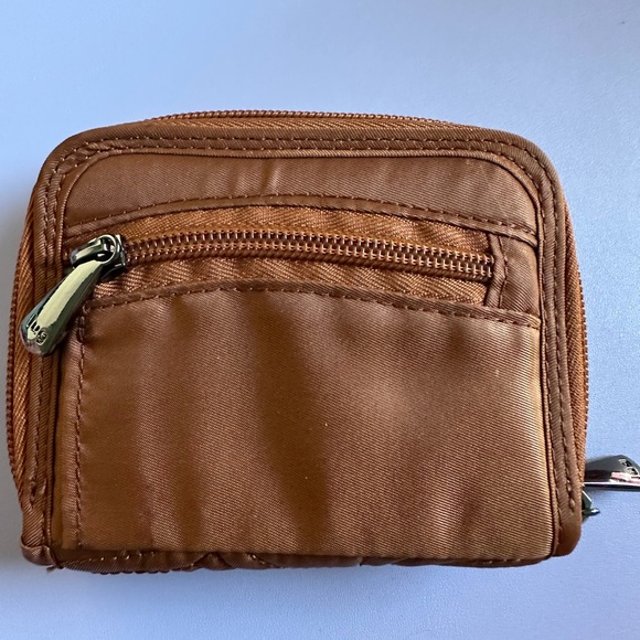 Lug compact splits wallet RFID protection accordian - Picture 4 of 4